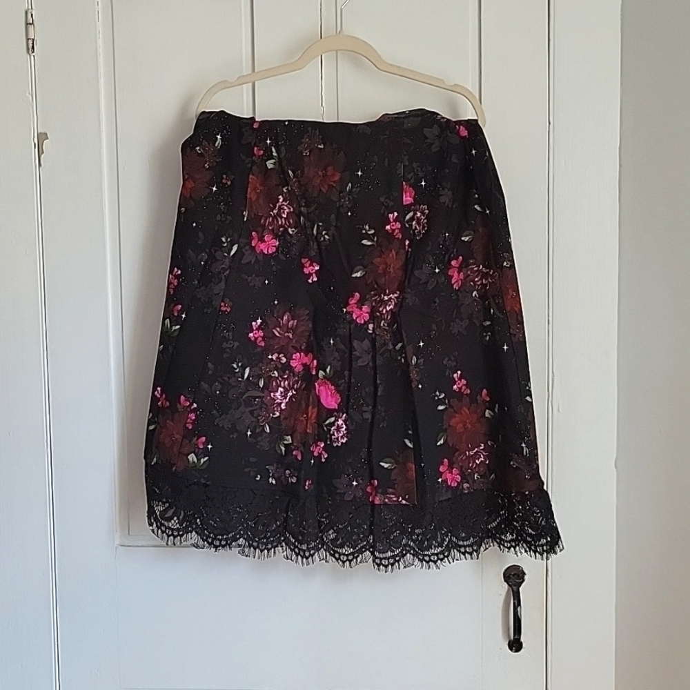 Torrid, floral skirt with lace hem, 0X